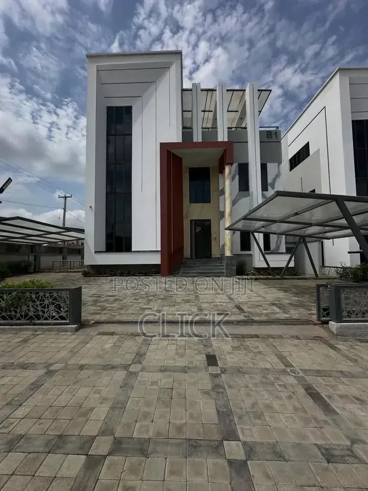 4bdrm Duplex in Muyenga, Makindye for rent in Makindye