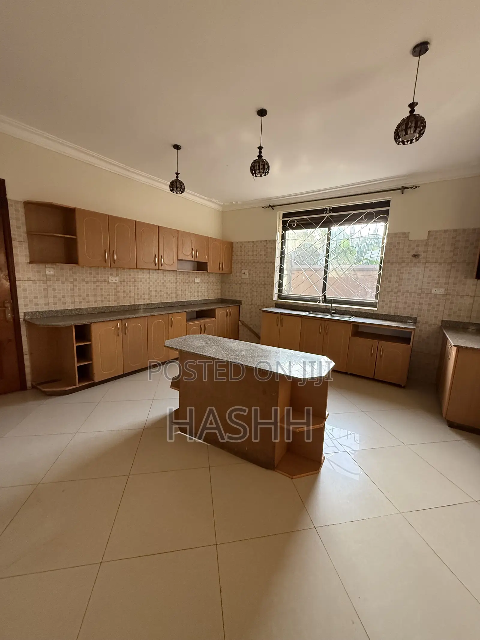 5bdrm House in Muyunyo, Central Division for sale in Central Division