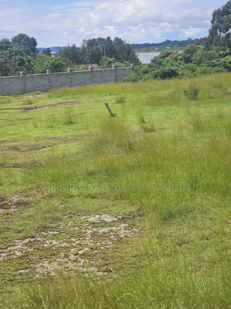 15 Decimals Lake View Land _ Namulanda Nganjo (Entebbe Road) at 110m in Ssisa