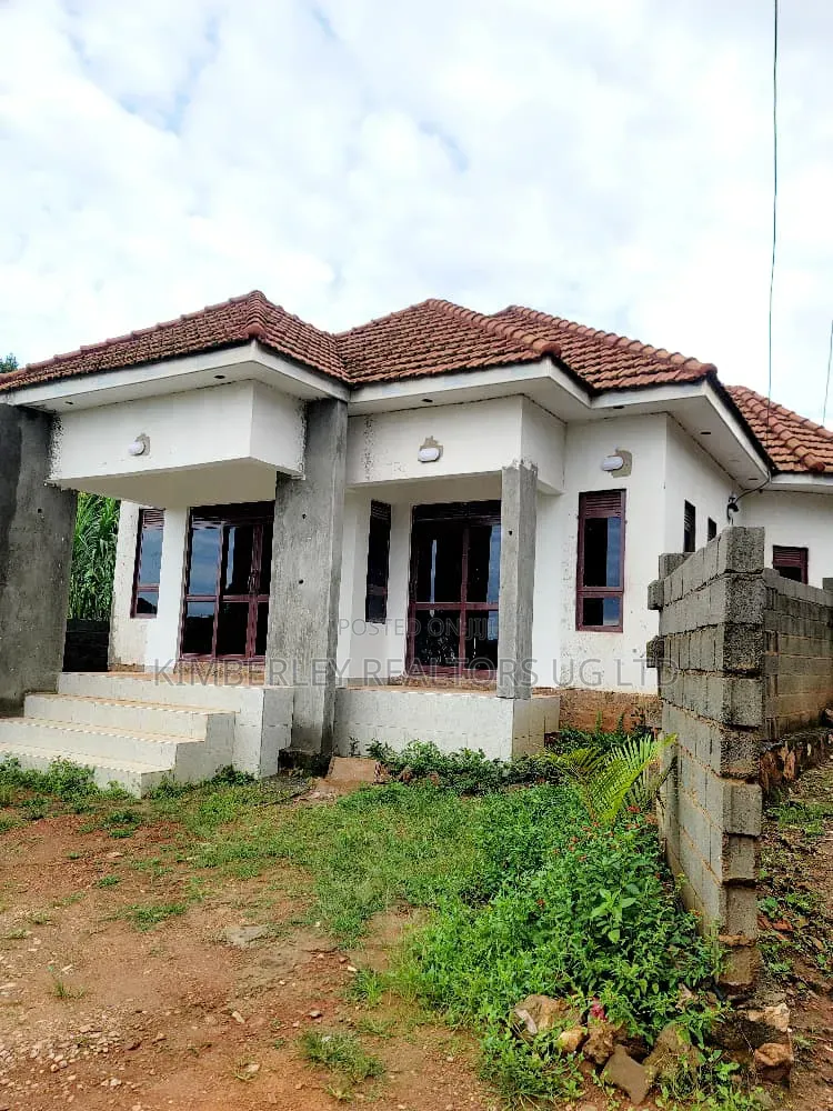 3bdrm House in Ssisa for sale in Ssisa