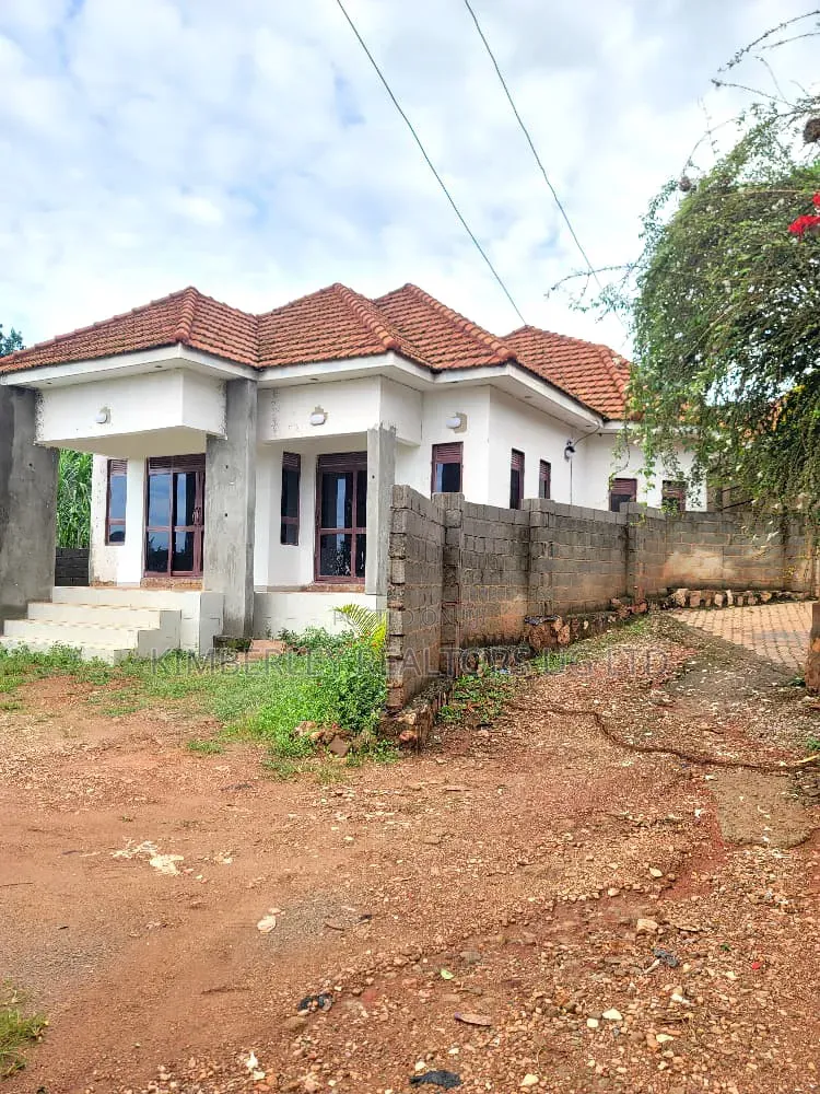 3bdrm House in Ssisa for sale in Ssisa