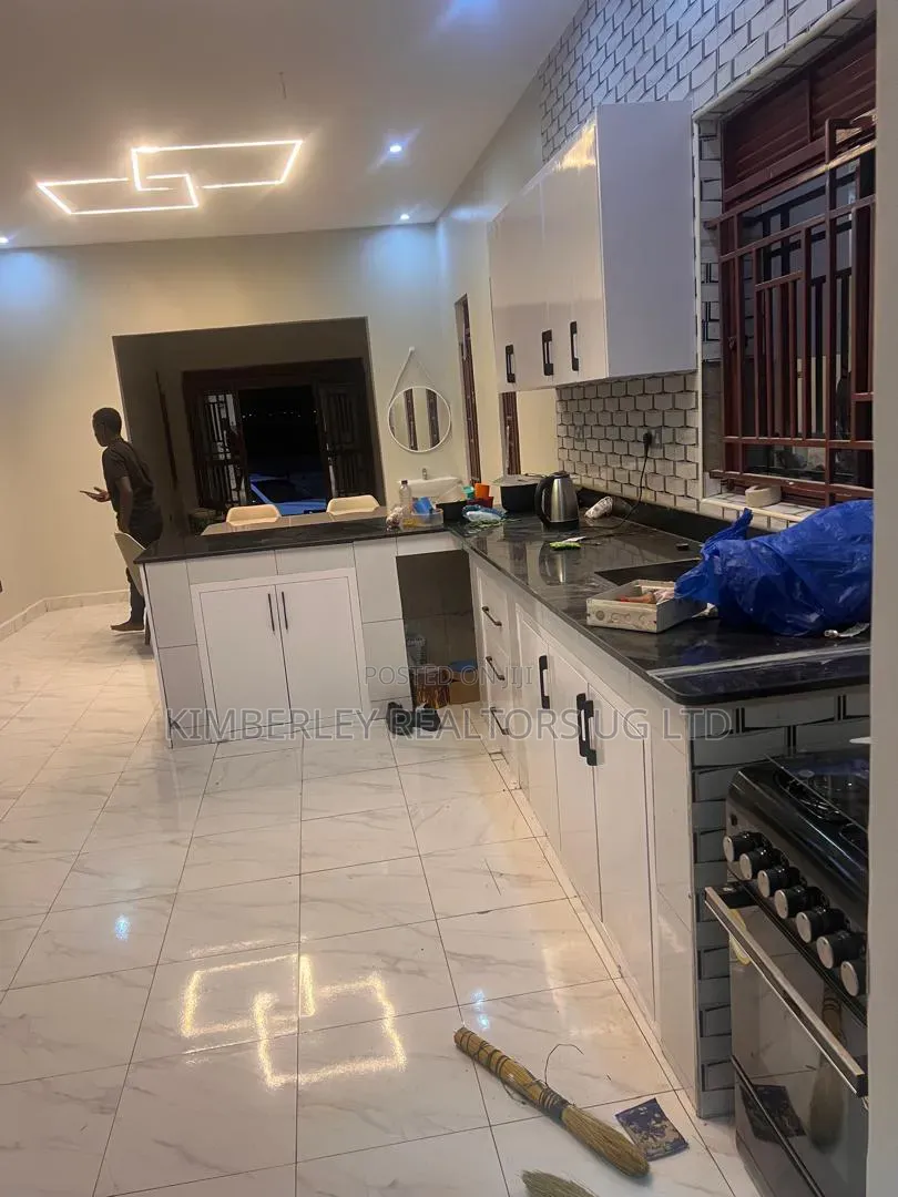 3bdrm House in Ssisa for sale in Ssisa