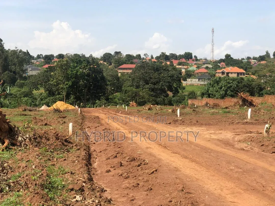 Prime Plots for Sale at Wakiso~Kayunga Senge Executive Land Estate V in Wakiso / Wakiso