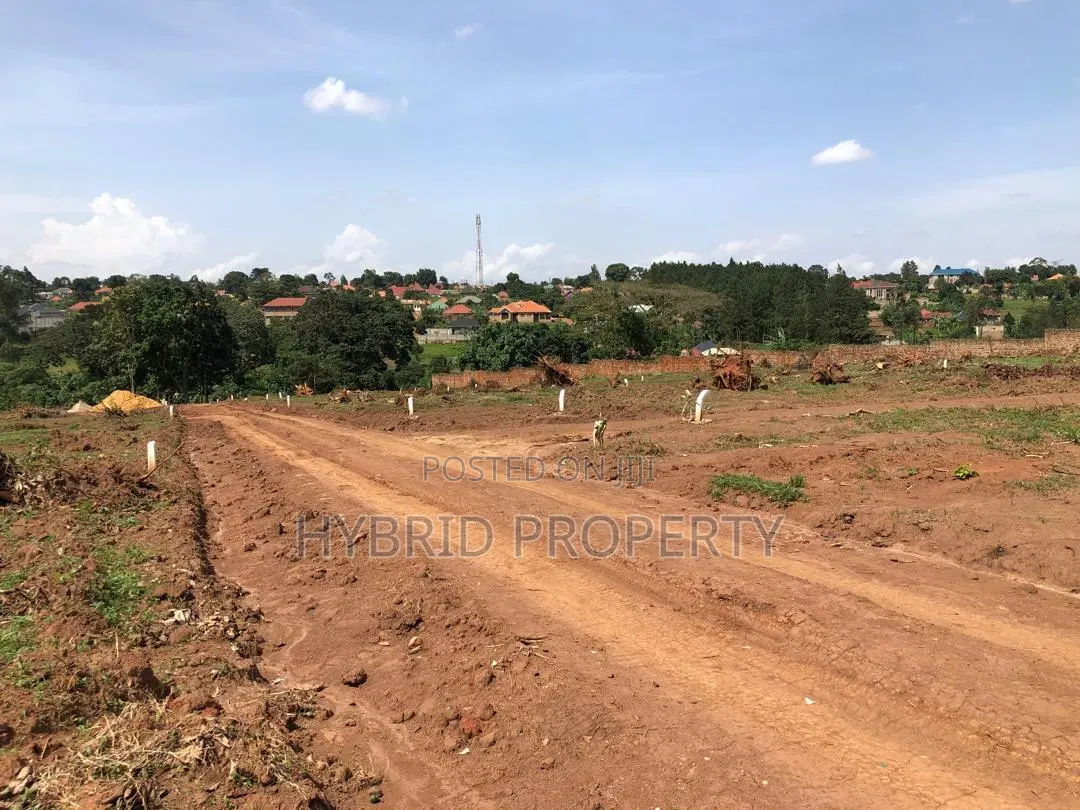 Prime Plots for Sale at Wakiso~Kayunga Senge Executive Land Estate V in Wakiso / Wakiso