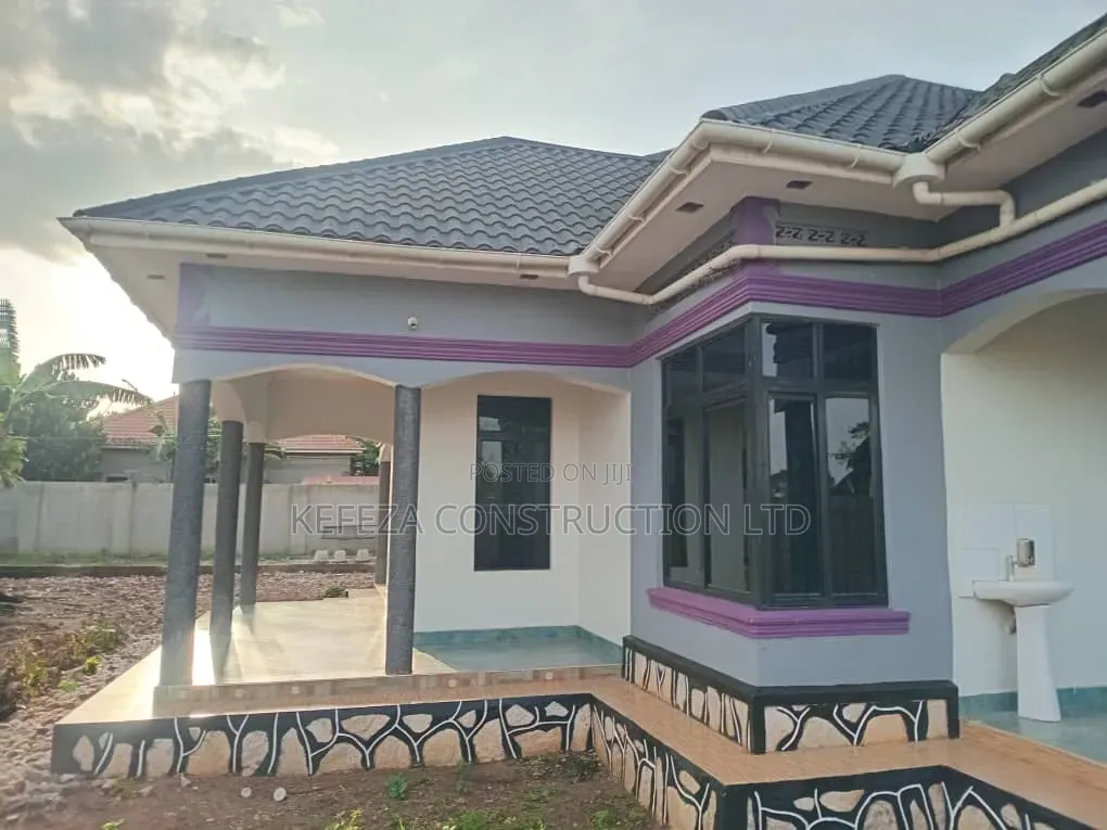 Furnished 4bdrm Mansion in Mpoma Estate, Central Division for sale in Central Division