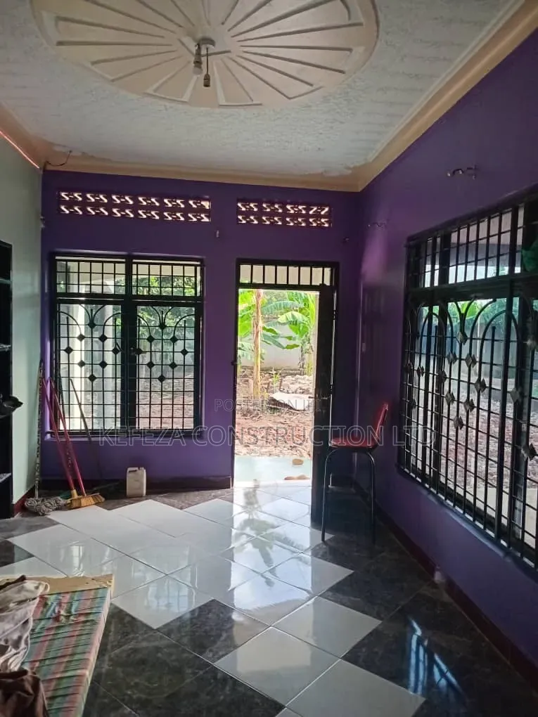 Furnished 4bdrm Mansion in Mpoma Estate, Central Division for sale in Central Division