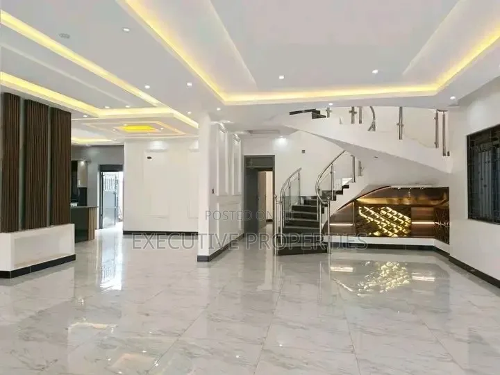 5bdrm Duplex in Bunga, Central Division for rent in Central Division
