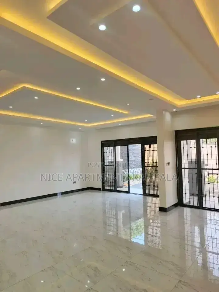 5bdrm Duplex in Bunga, Central Division for rent in Central Division