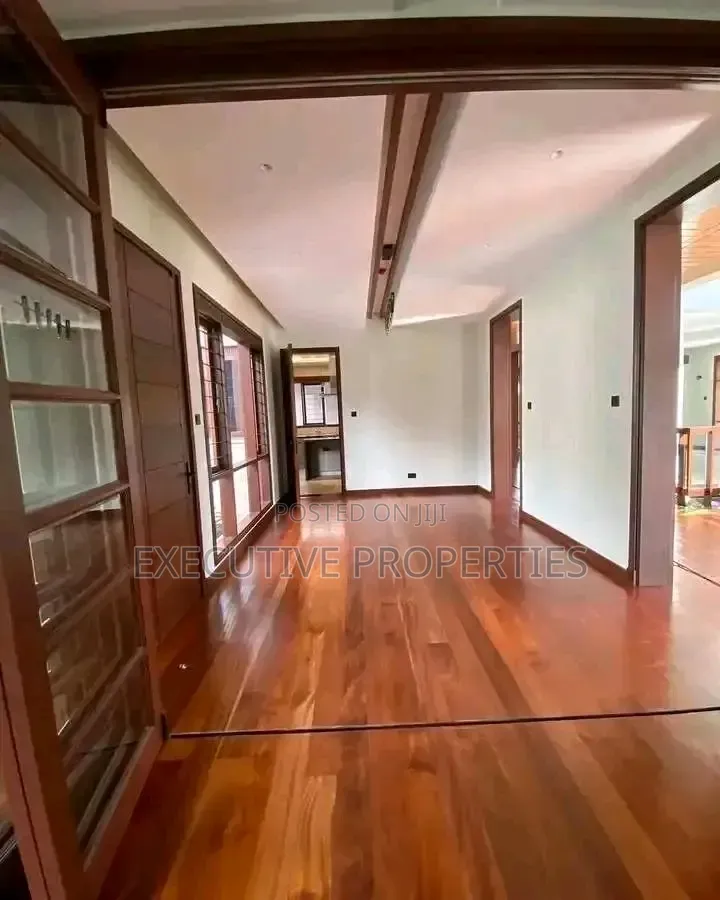 3bdrm Villa in Muyenga, Central Division for rent in Central Division