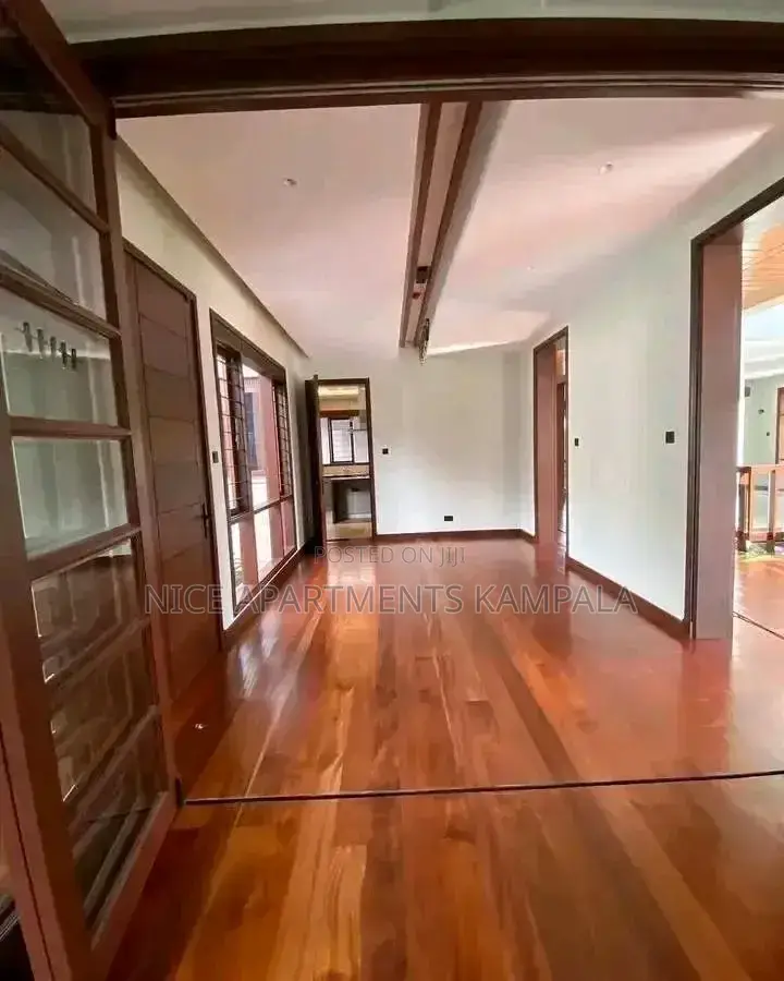 3bdrm Villa in Muyenga, Central Division for rent in Central Division