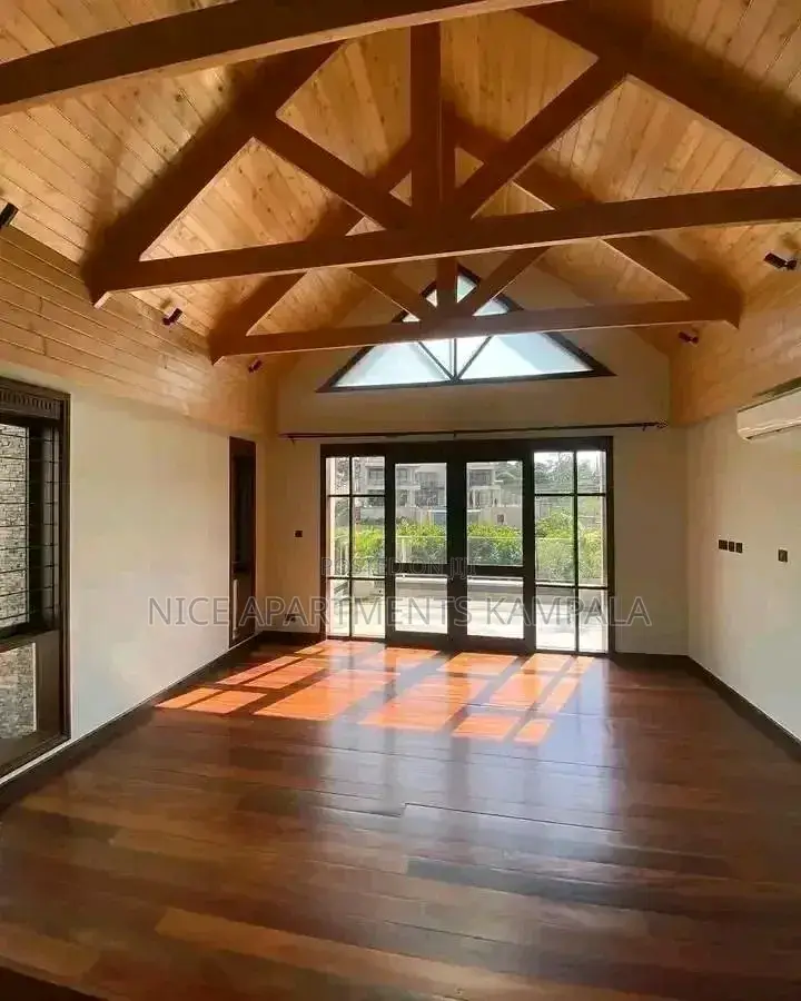 3bdrm Villa in Muyenga, Central Division for rent in Central Division