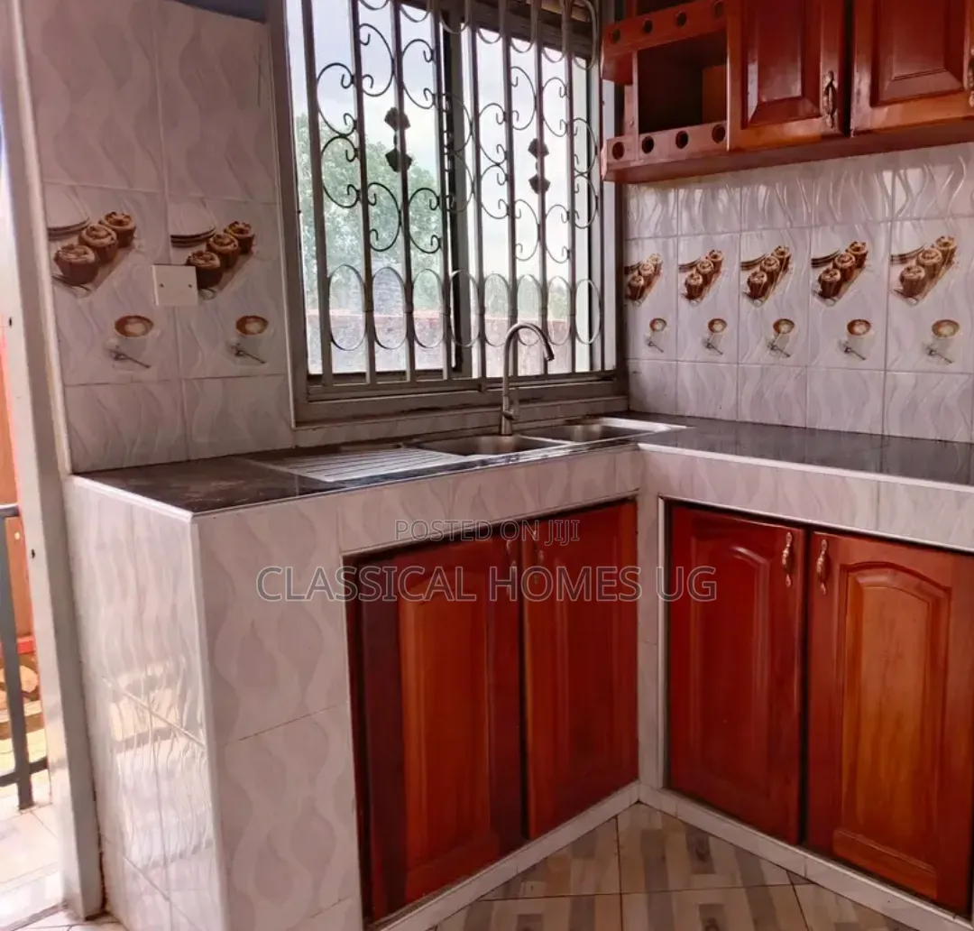 3bdrm Apartment in Mutundwe, Central Division for rent in Central Division