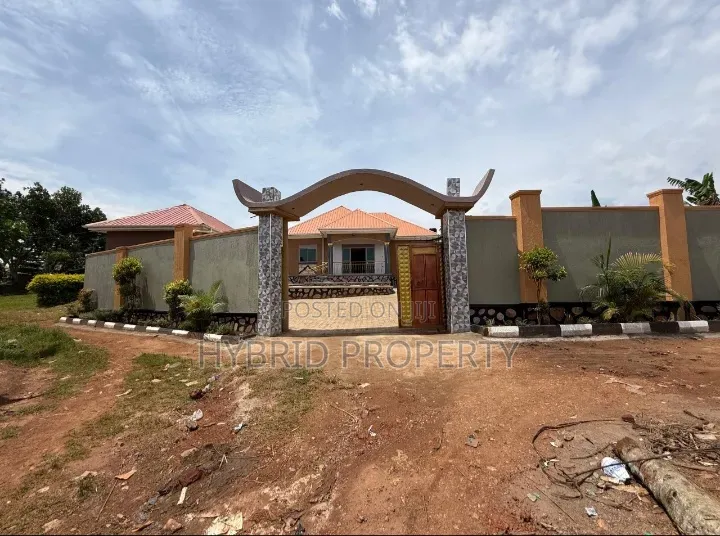 3bdrm House in Sanda~Mabombwe for sale in Wakiso / Wakiso