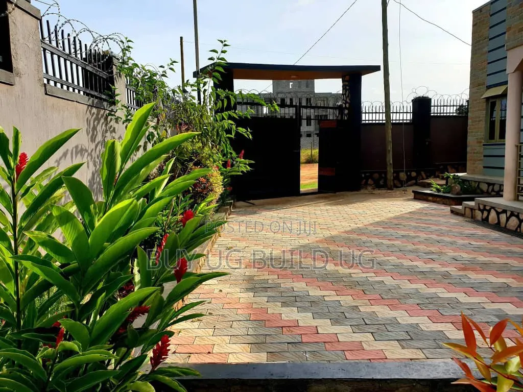 3bdrm Bungalow in Kira Nakwero for sale in Kira