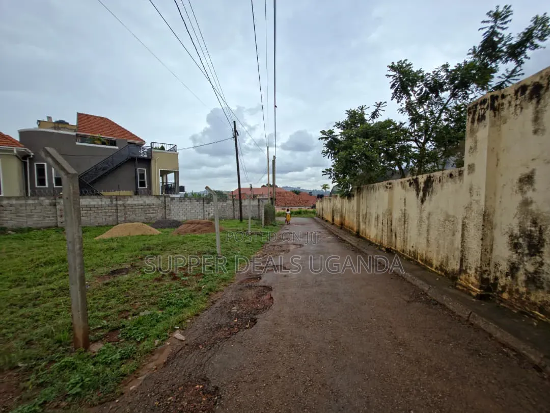 100by100ft Plot for Sale Located Kyanja in Nakawa