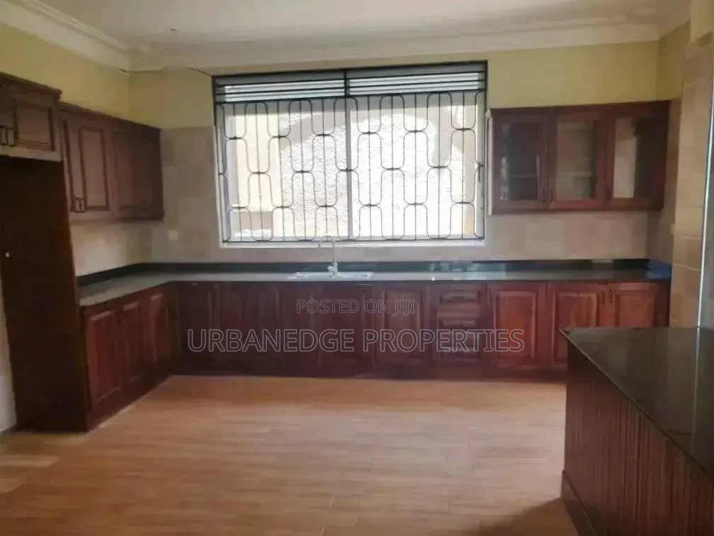 5bdrm Mansion in Munyonyo, Central Division for rent in Central Division