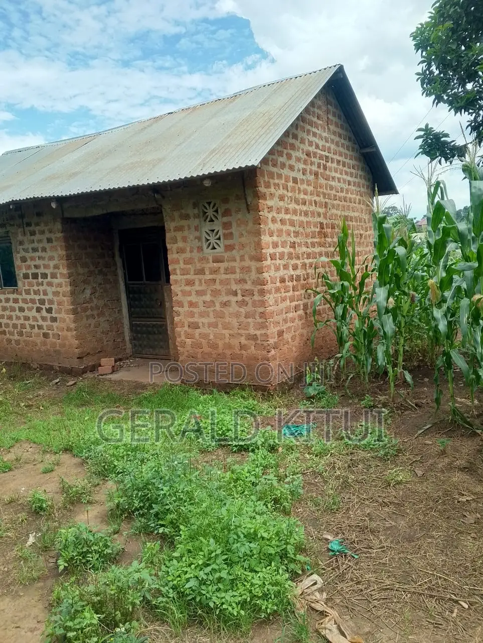 Plot for Sale in Mukono Plus a 2 Roomed House as You Can See in Mukono TC