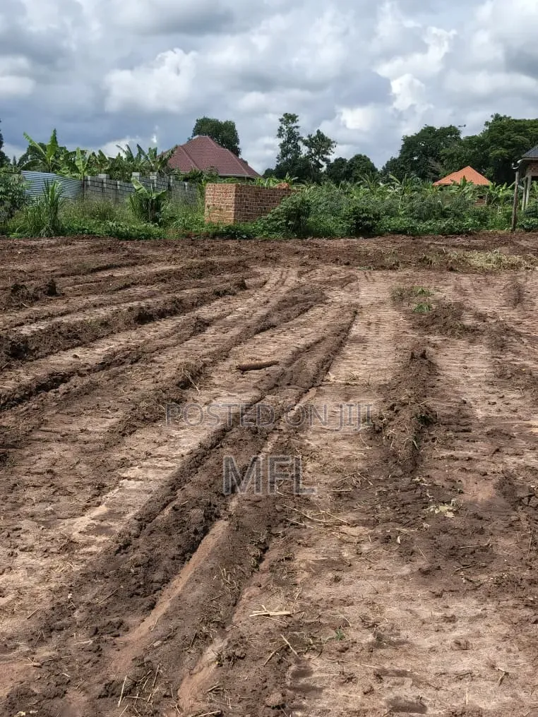 Namayumba Buwasa in Wakiso / Wakiso