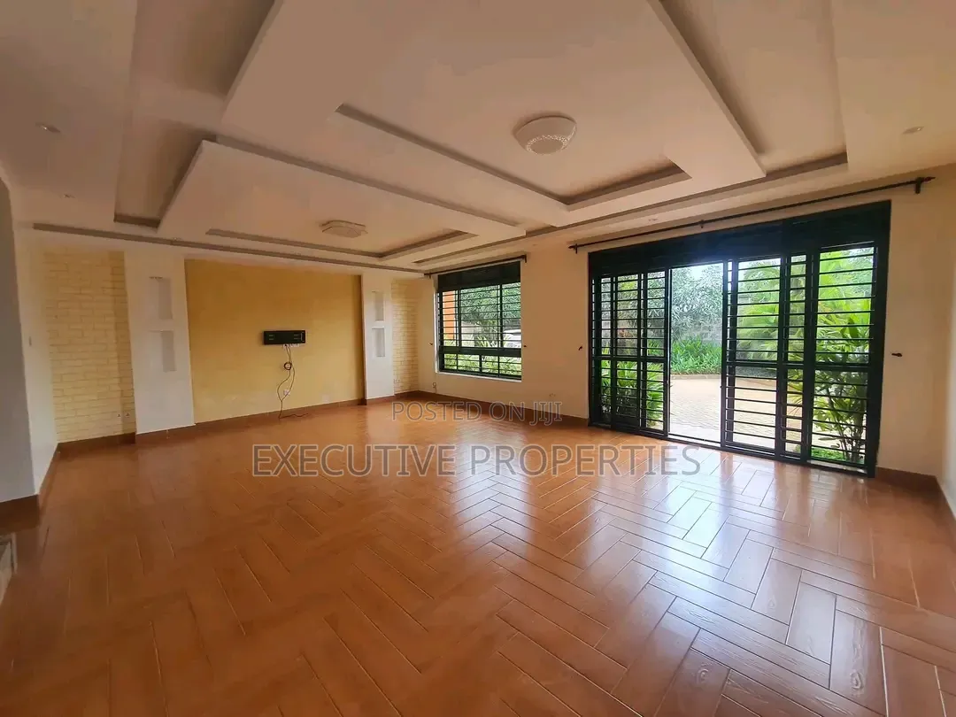 3bdrm Villa in Muyenga, Central Division for rent in Central Division