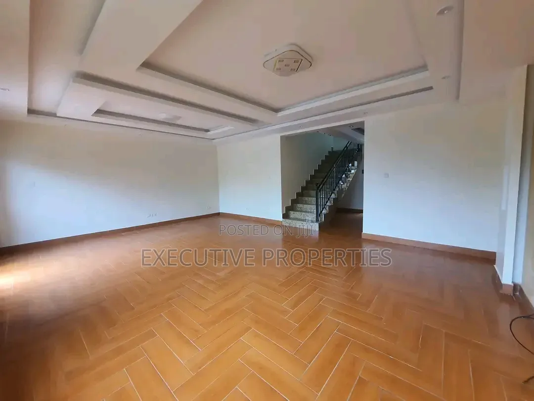 3bdrm Villa in Muyenga, Central Division for rent in Central Division