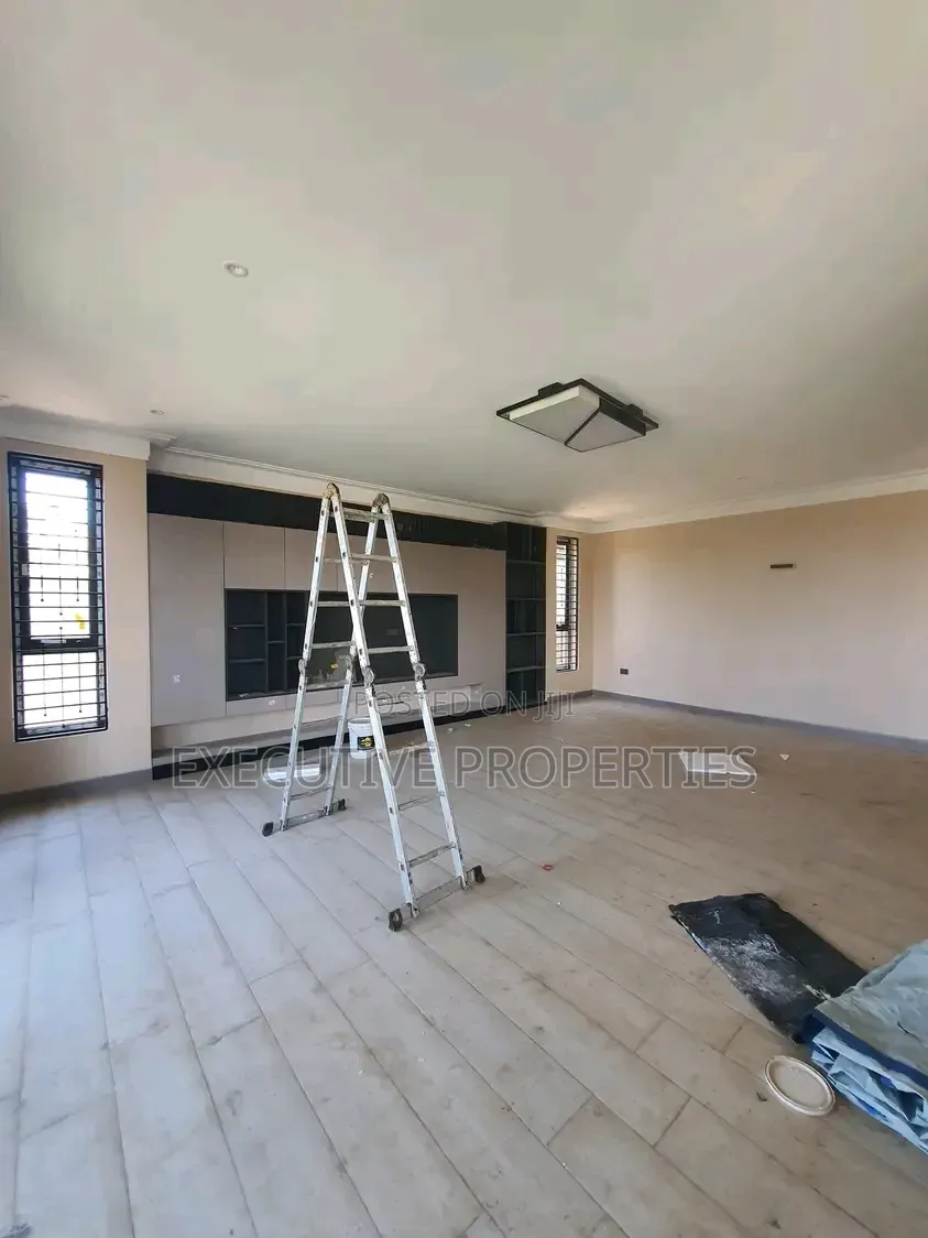 5bdrm Duplex in Mmunyonyo, Central Division for rent in Central Division
