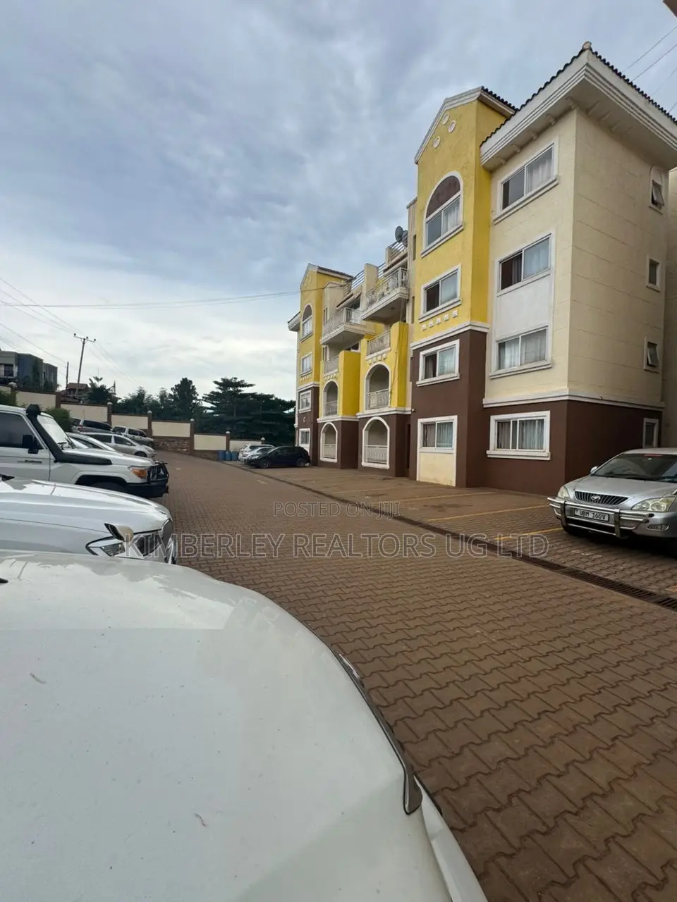 Furnished 3bdrm Condo in Kira for sale in Kira