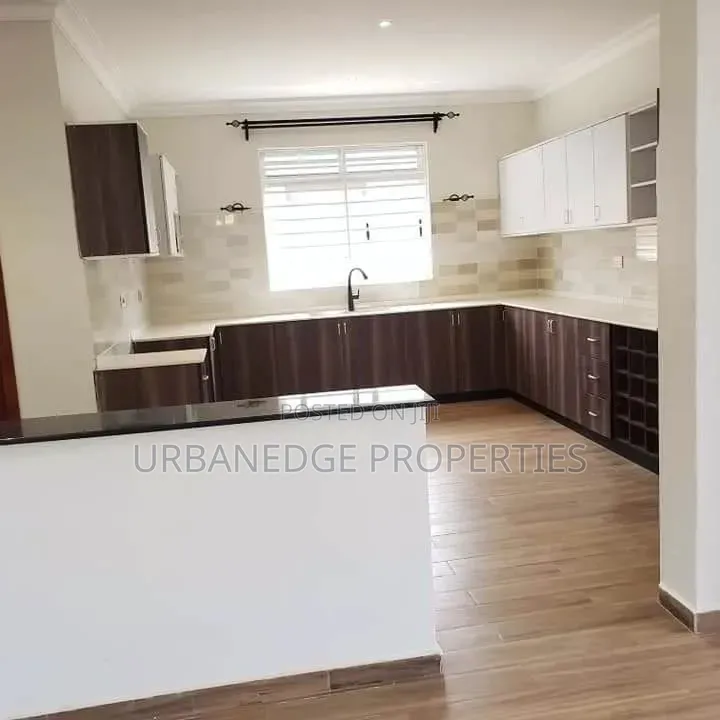 6bdrm Mansion in Munyonyo, Central Division for rent in Central Division