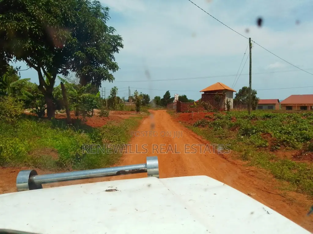 New Estate In Buwaya Sazi 50 By 100ft Plots Titled, Near The Road in Kasanje