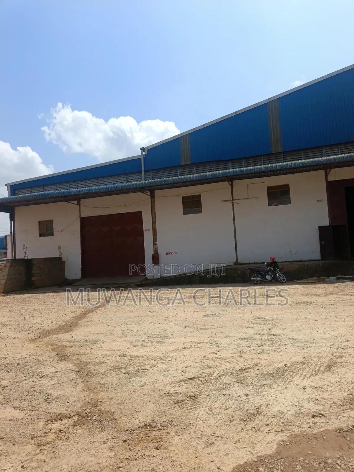 Warehouse for Rent in Namanve in Division A