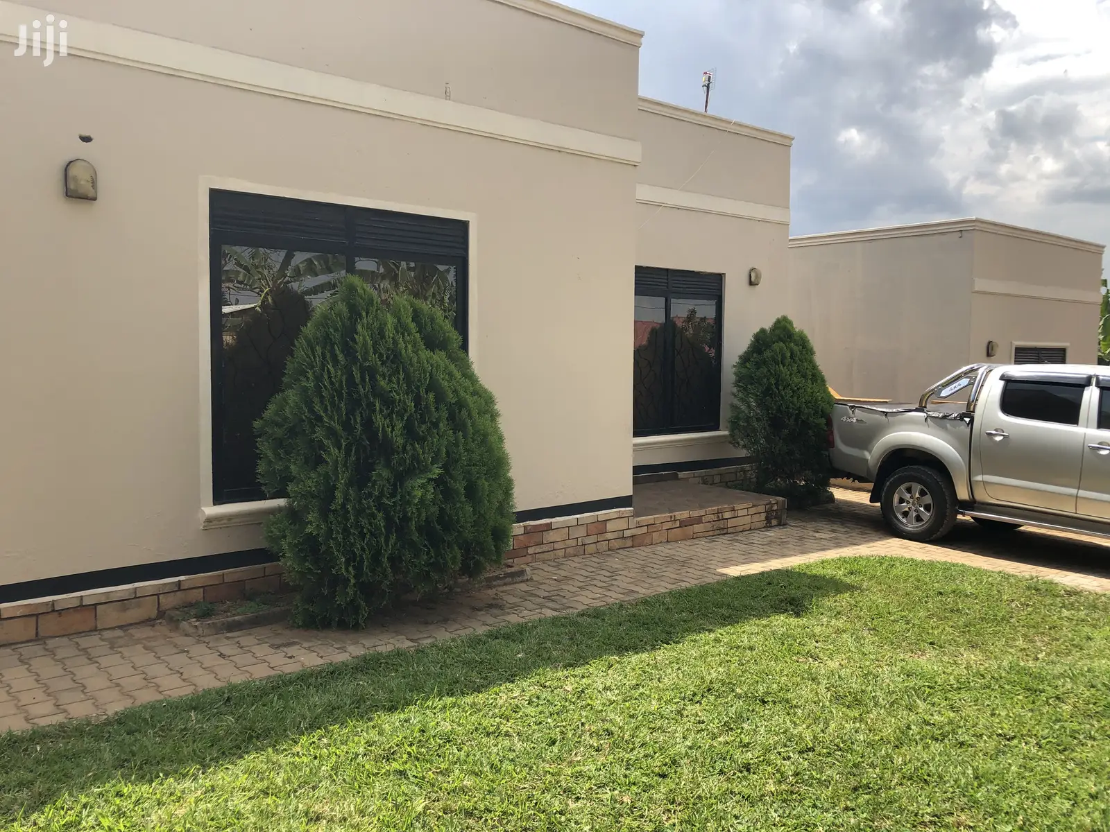 Kira Luxury Villa On Sell in Kampala