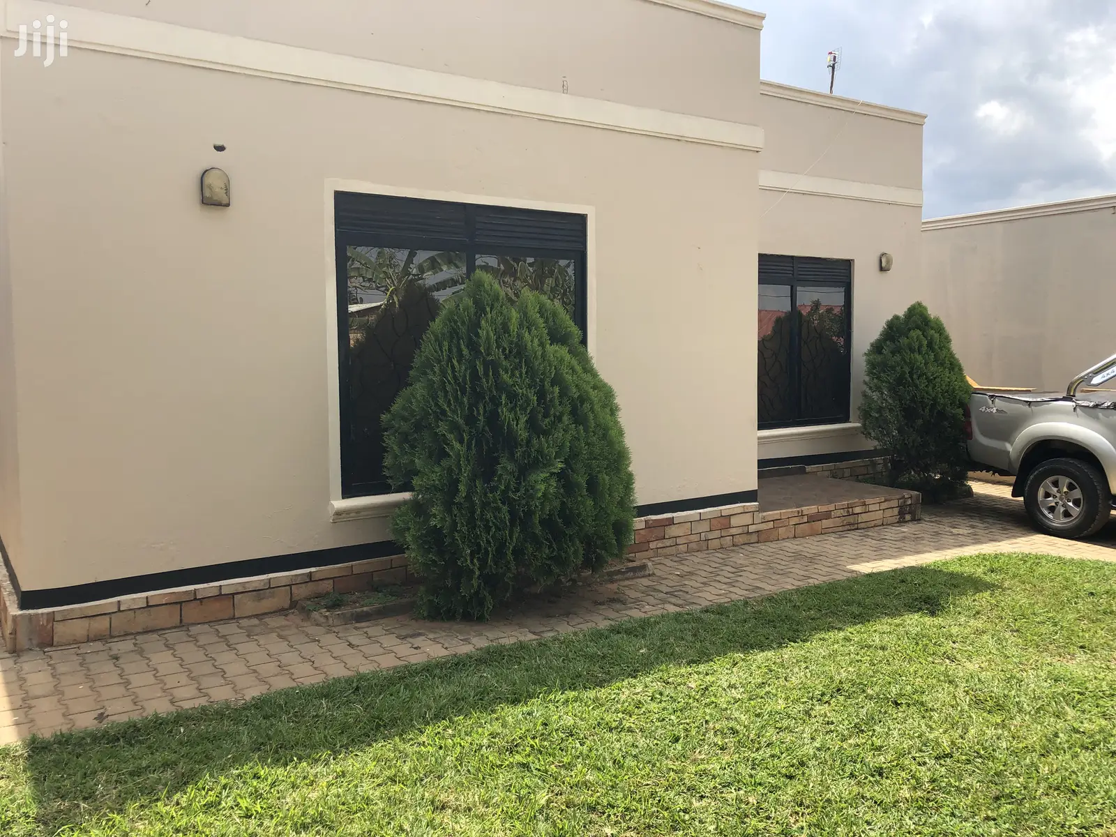Kira Luxury Villa On Sell in Kampala