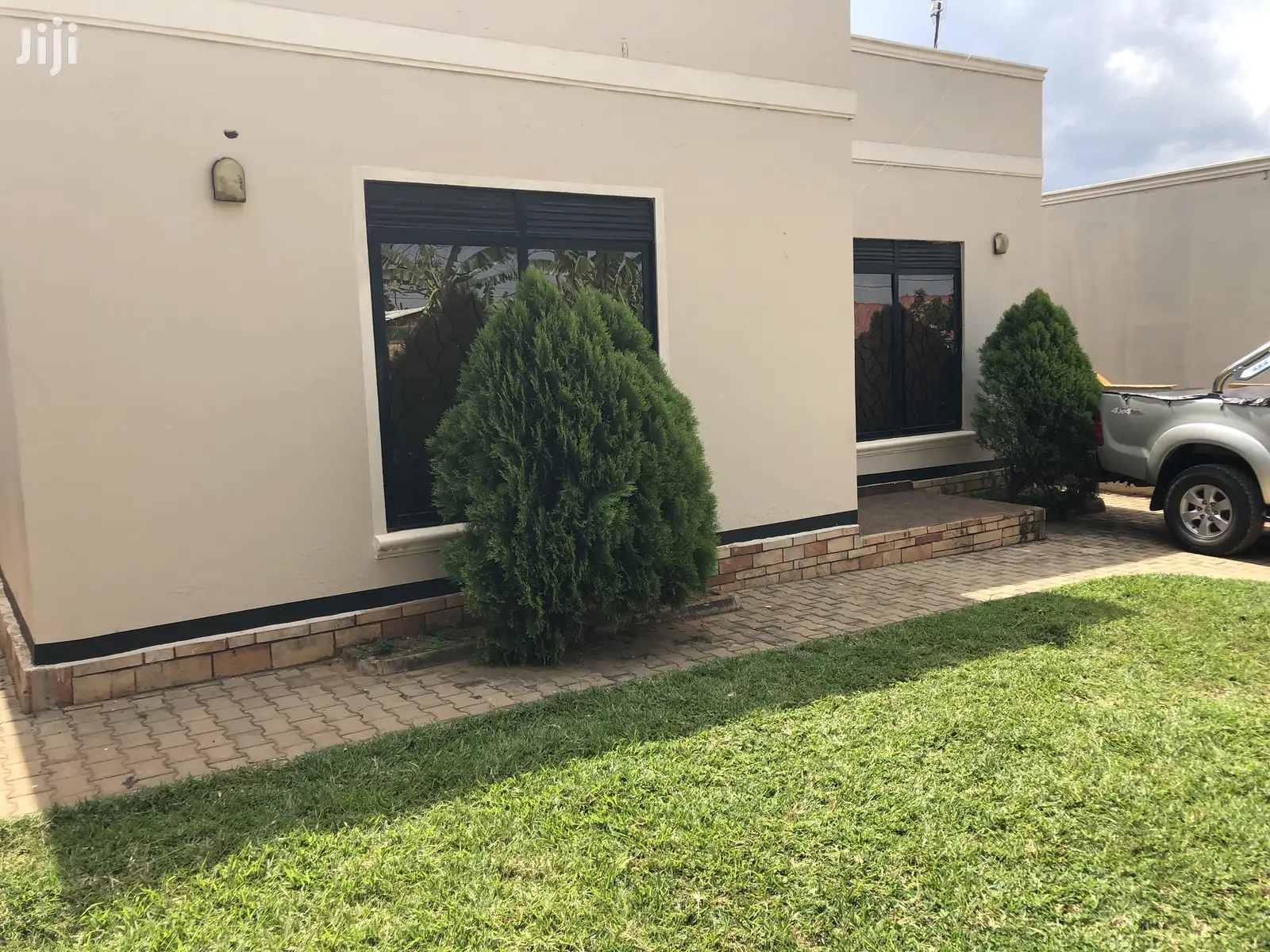 Kira Luxury Villa On Sell in Kampala