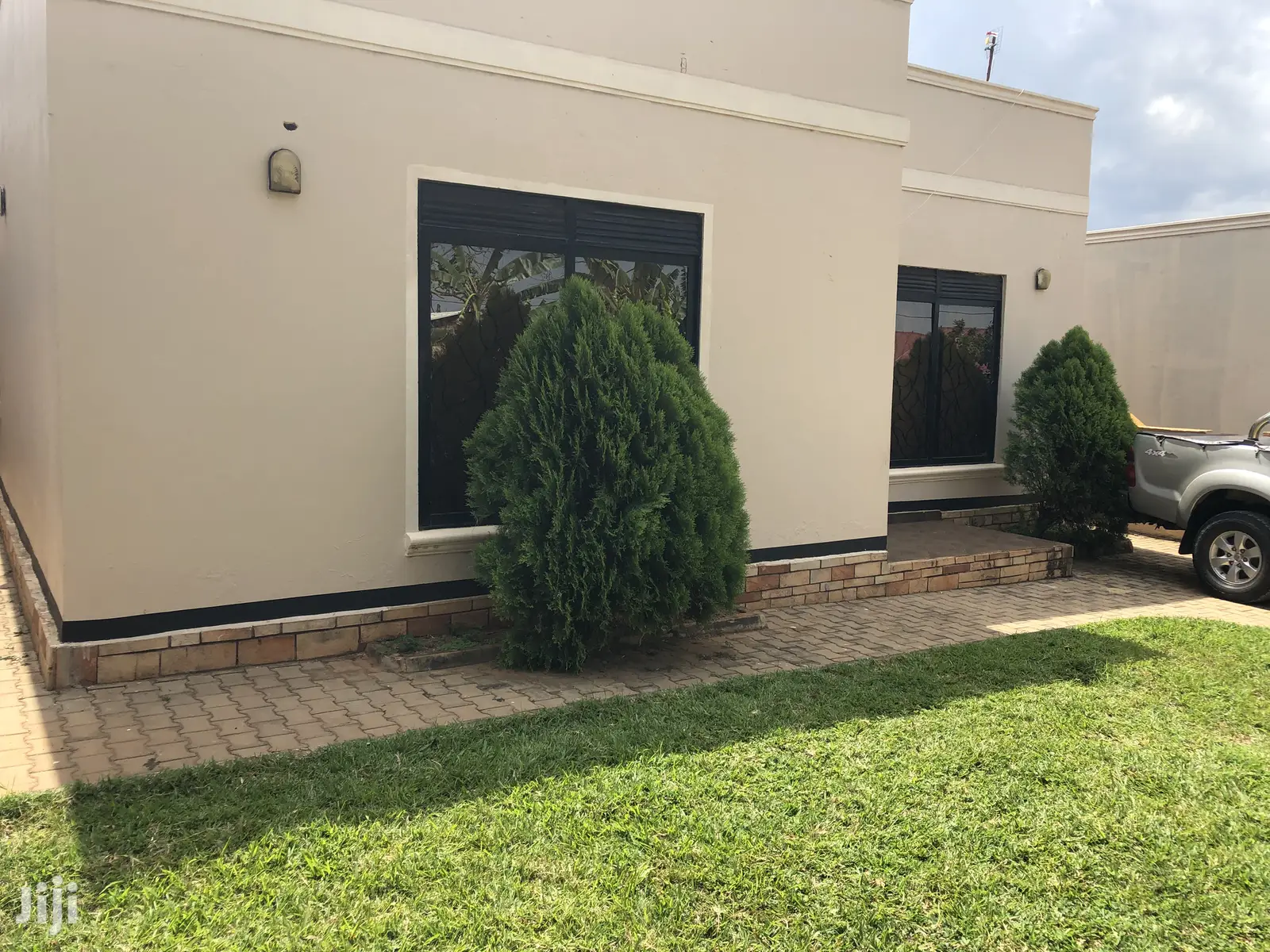 Kira Luxury Villa On Sell in Kampala