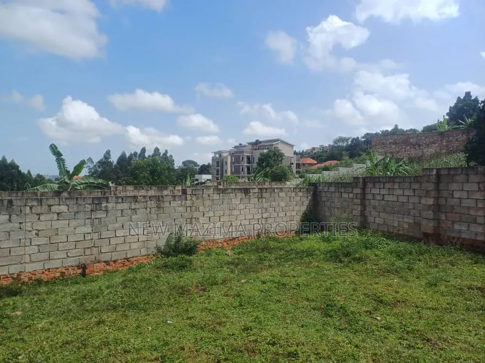 Prime Plot on Forced Sale in Heart Bwebajja Near Akhright City in Central Division