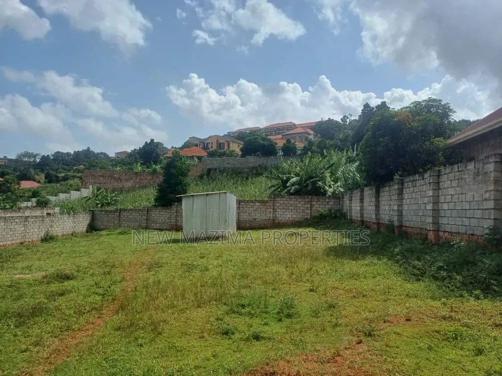 Prime Plot on Forced Sale in Heart Bwebajja Near Akhright City in Central Division