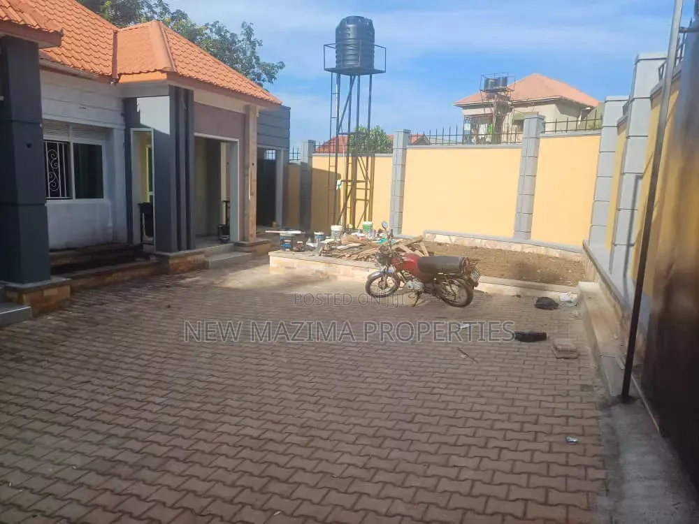 3bdrm Bungalow in Buziga Konge, Central Division for sale in Central Division