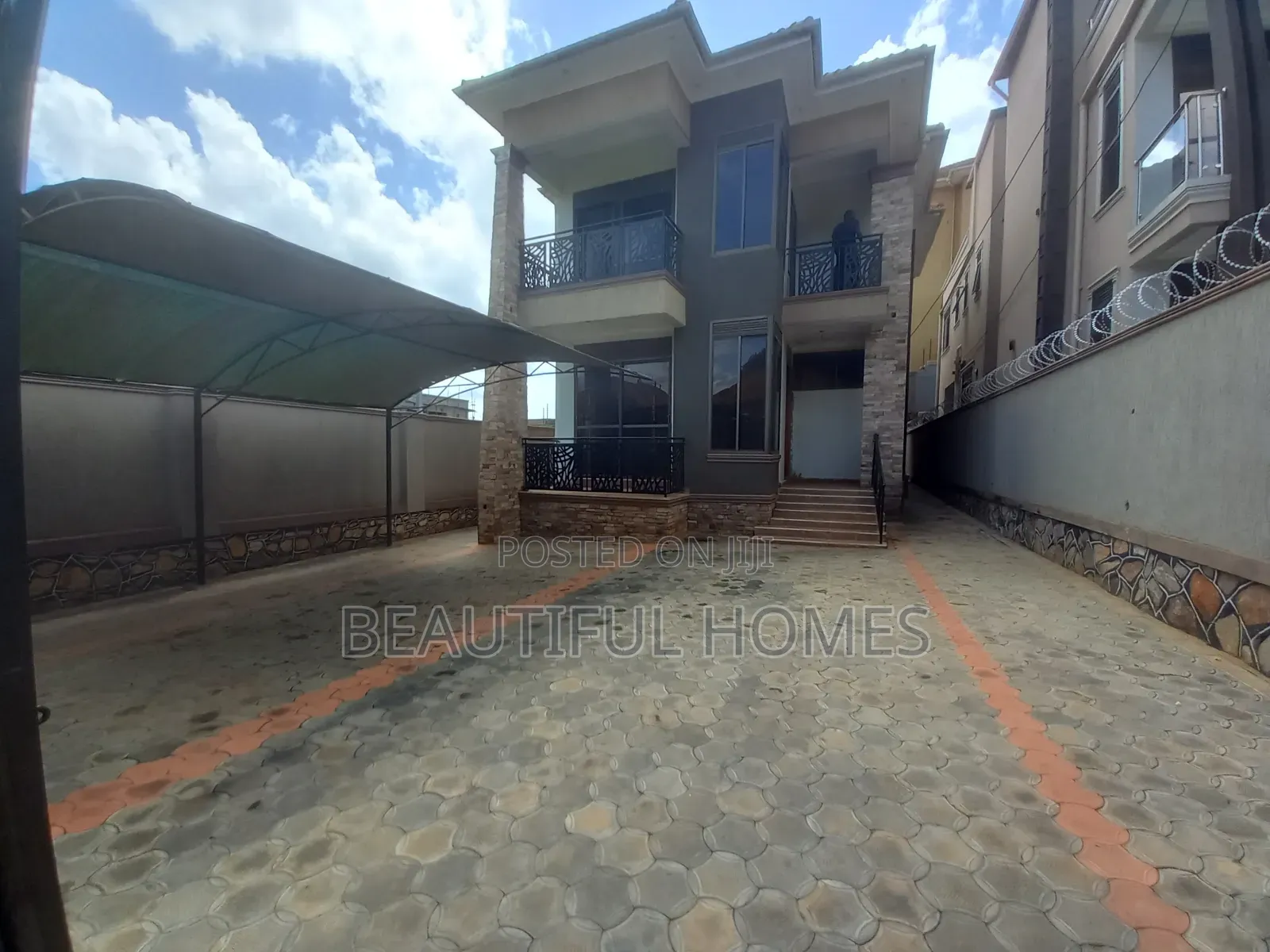 Furnished 4bdrm House in Kira All Tarmack for sale in Kira
