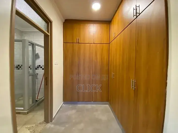 3bdrm Apartment in Bugolobi, Central Division for rent in Central Division