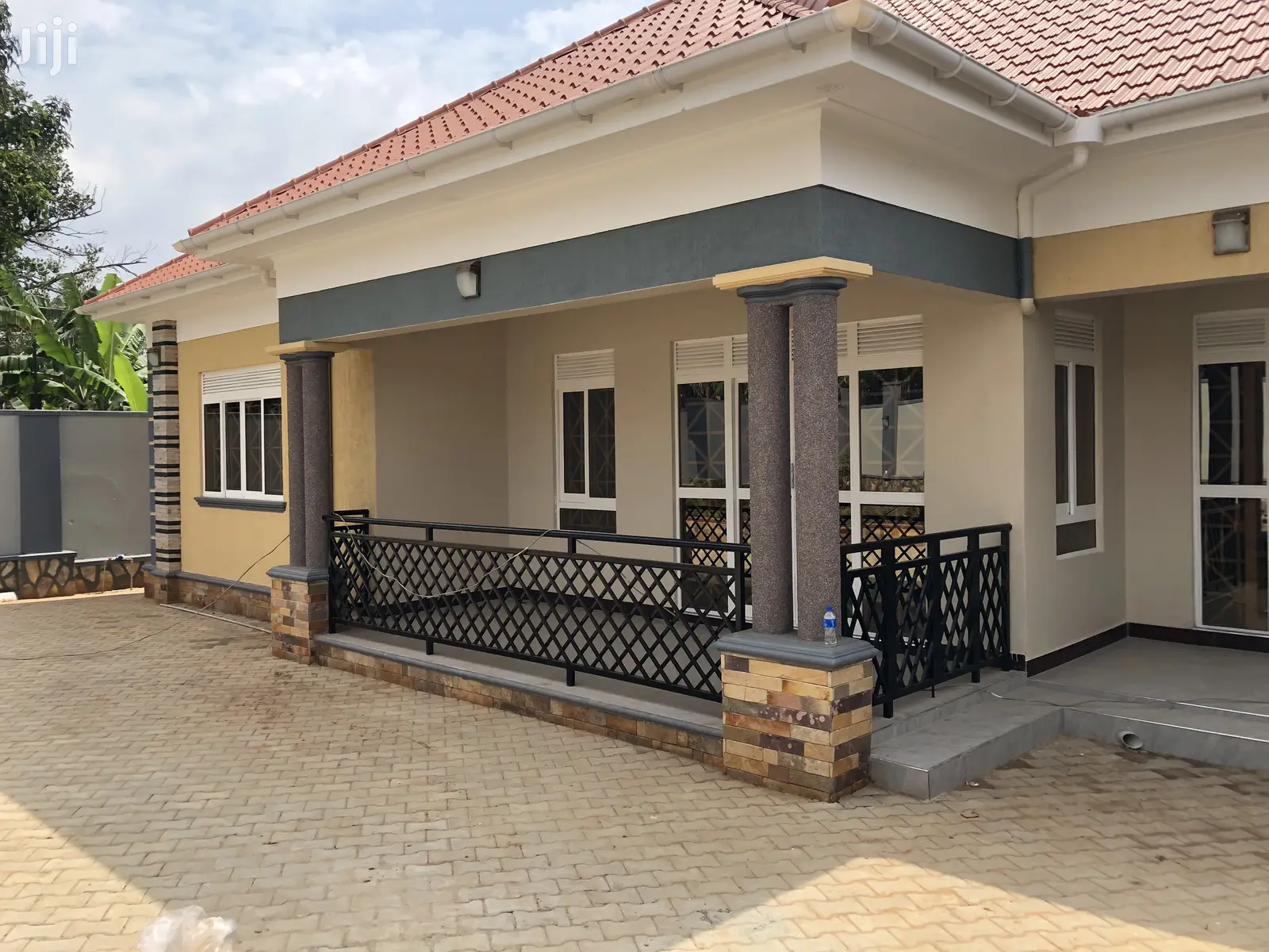 Kira Beautiful House On Sell in Kampala