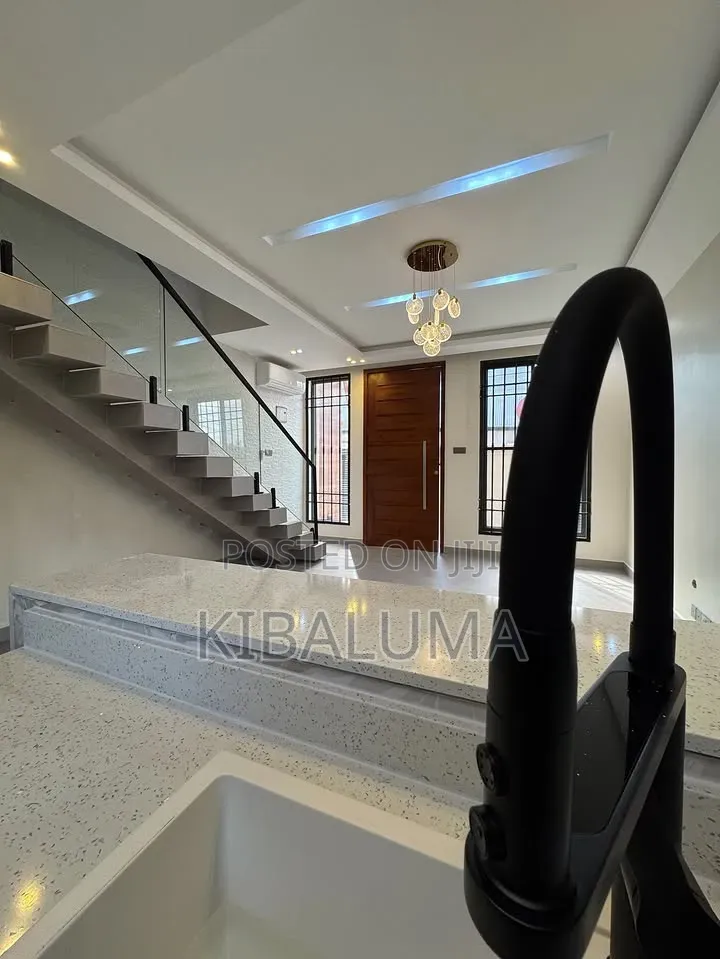3bdrm Apartment in Bugolobi, Central Division for rent in Central Division