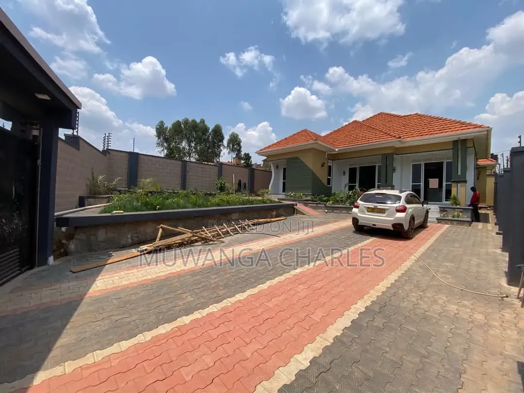 4bdrm Bungalow in Fs Properties Ltd, Nakawa for sale in Nakawa