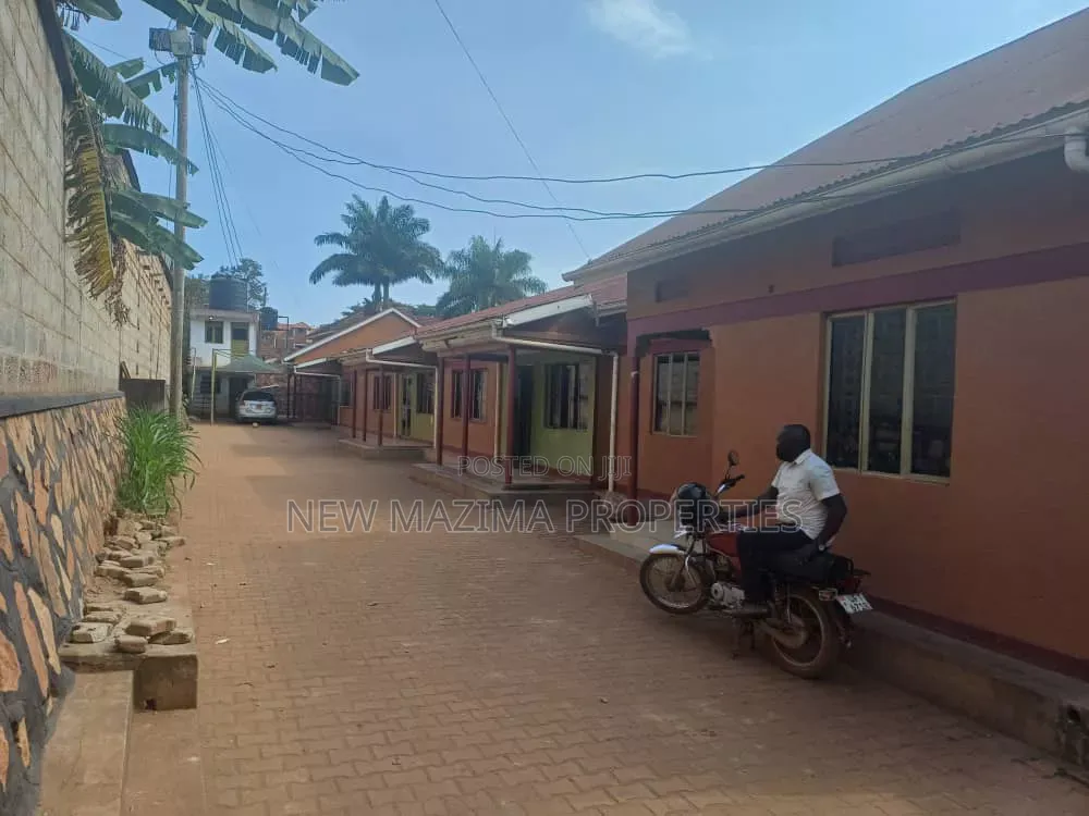 10bdrm House in Ntebe Rd, Central Division for sale in Central Division
