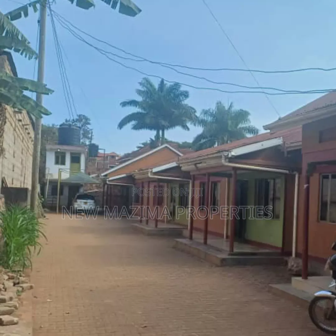 10bdrm House in Ntebe Rd, Central Division for sale in Central Division