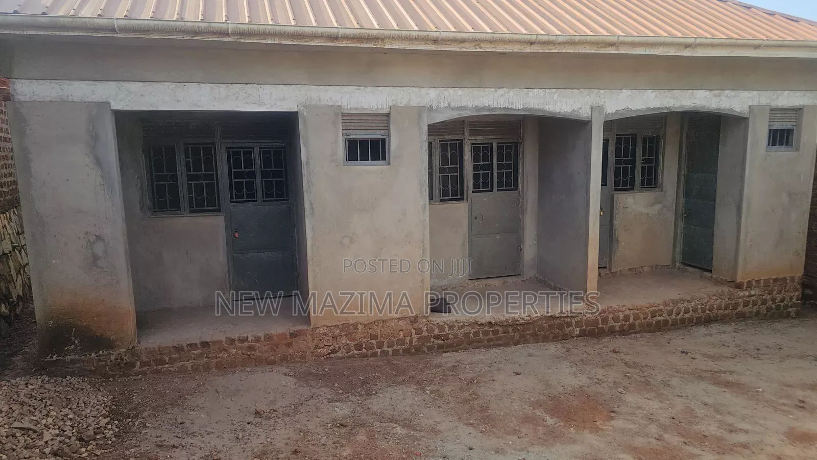 3bdrm House in Seguku Ntebe Rd, Central Division for sale in Central Division