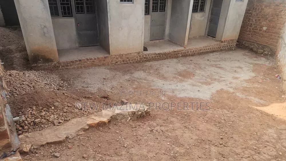 3bdrm House in Seguku Ntebe Rd, Central Division for sale in Central Division