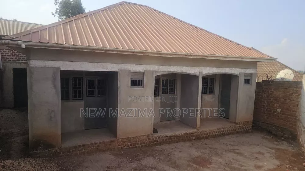 3bdrm House in Seguku Ntebe Rd, Central Division for sale in Central Division