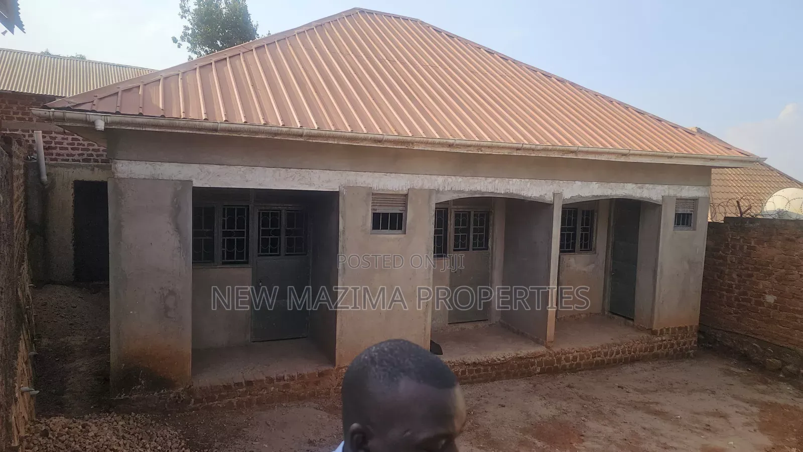 3bdrm House in Seguku Ntebe Rd, Central Division for sale in Central Division