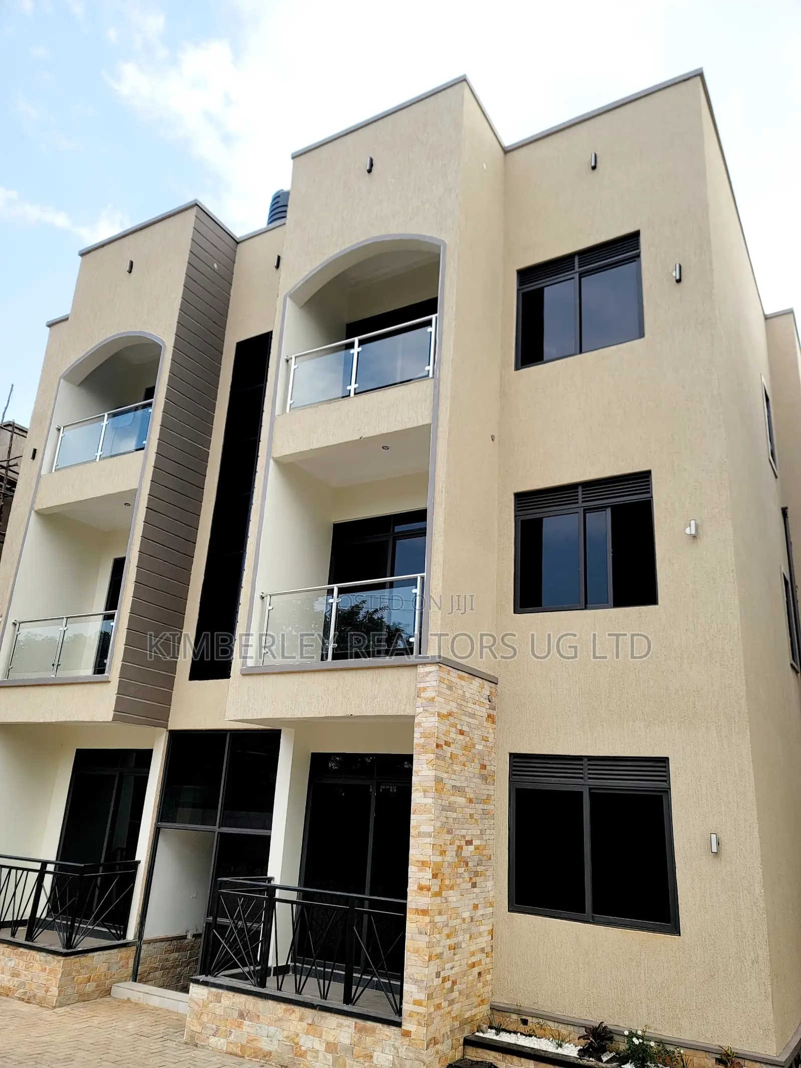 6bdrm Apartment in Division A for sale in Division A