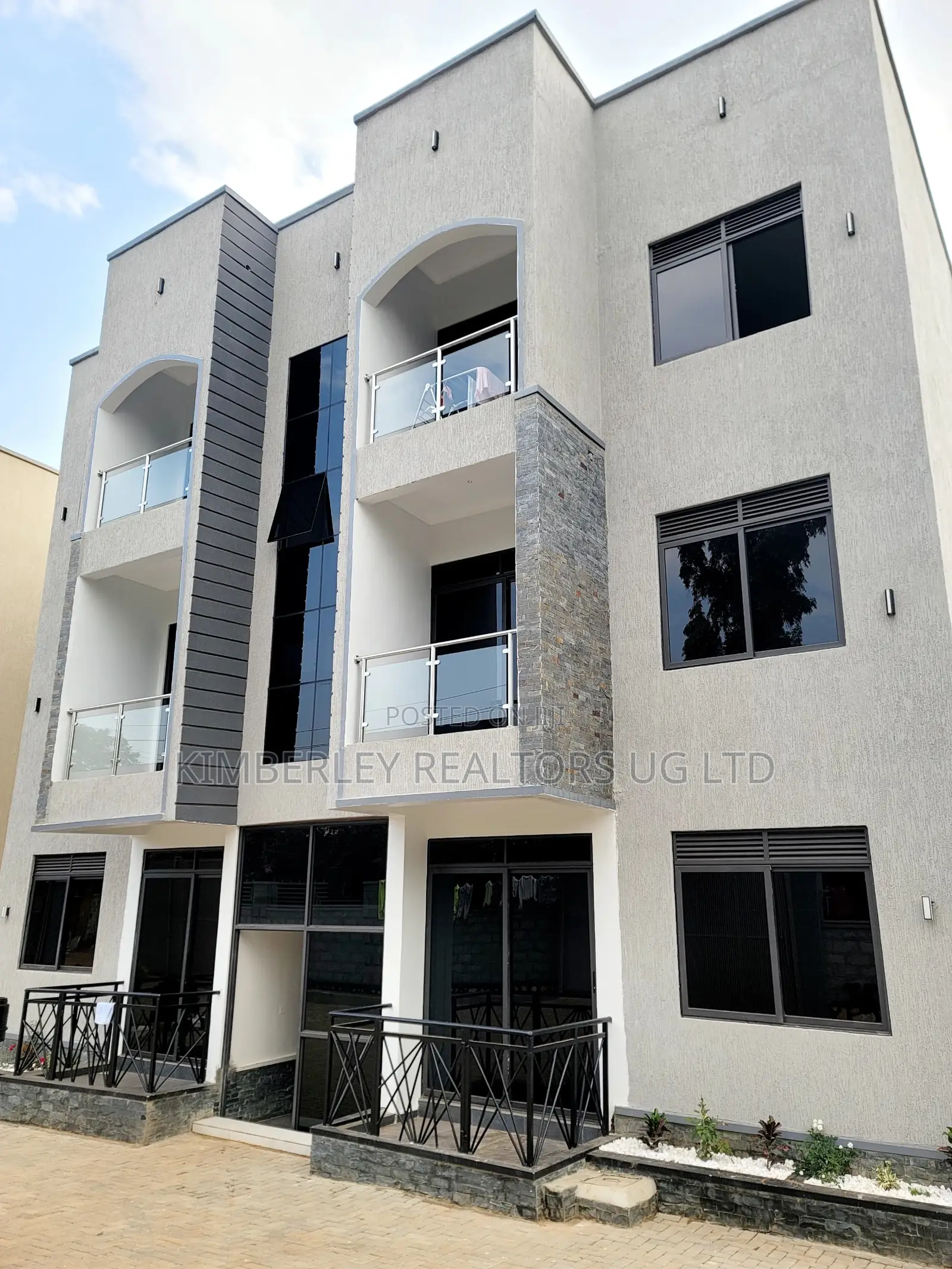 6bdrm Apartment in Division A for sale in Division A
