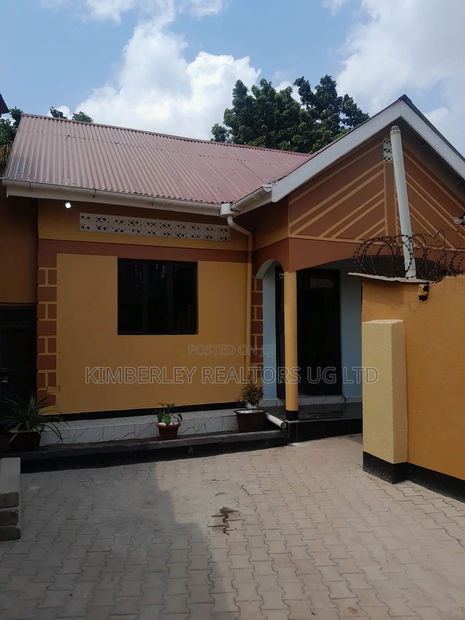 2bdrm House in Central Division for sale in Central Division